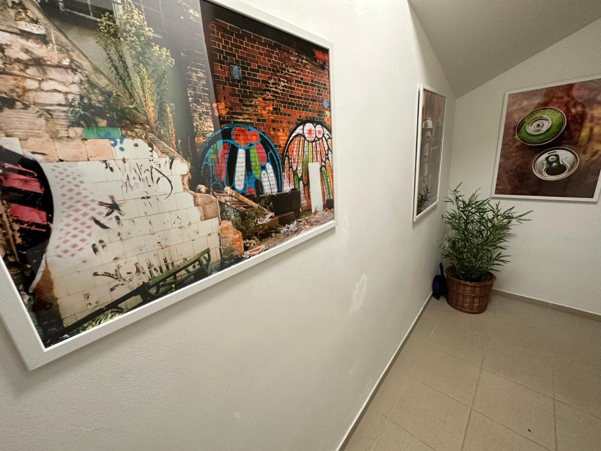 Apartmany Monastery Suites Zirec ดวูร์กราโลเว นัด ลาเบม ภายนอก รูปภาพ